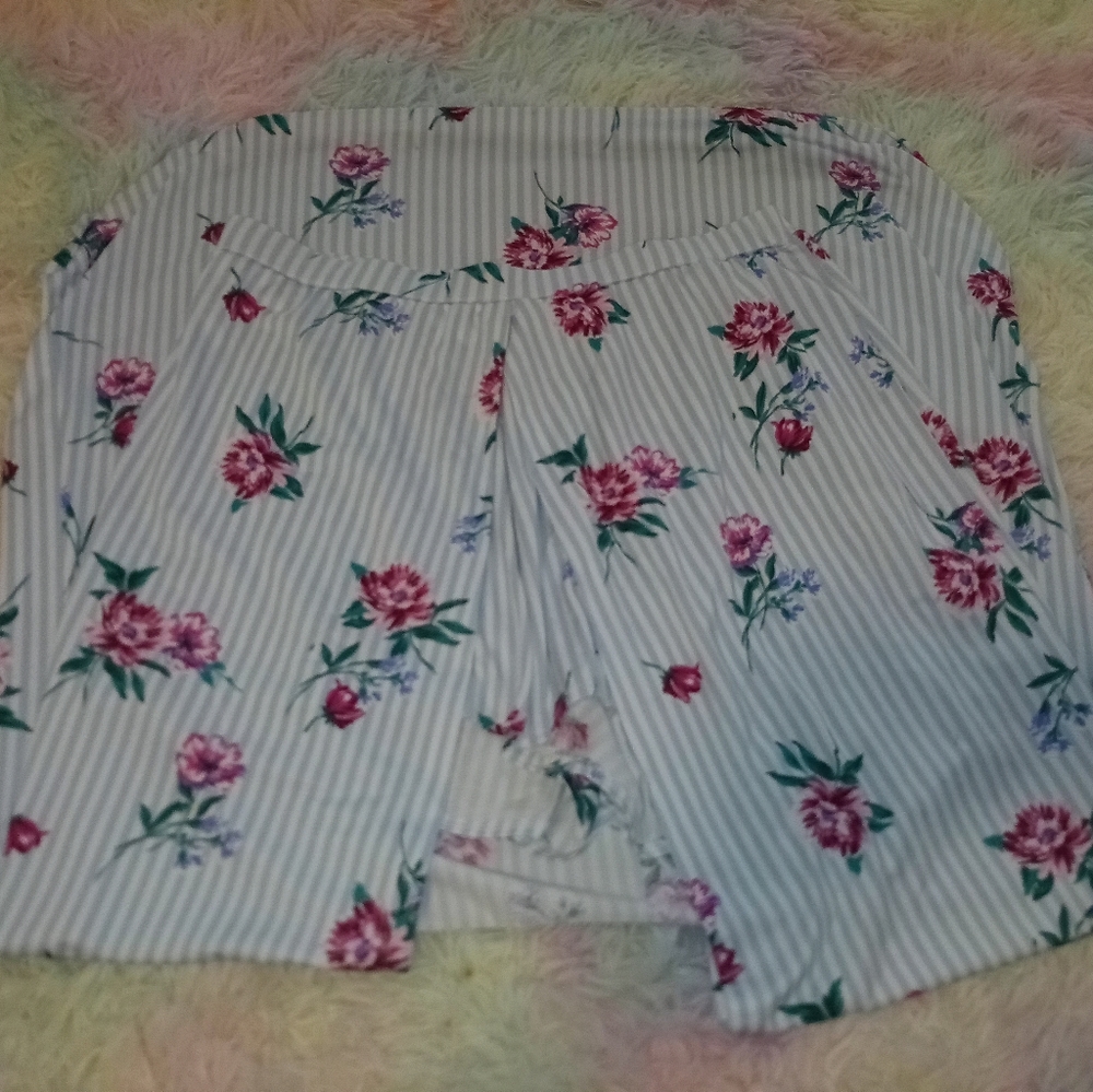Skirt/ shorts